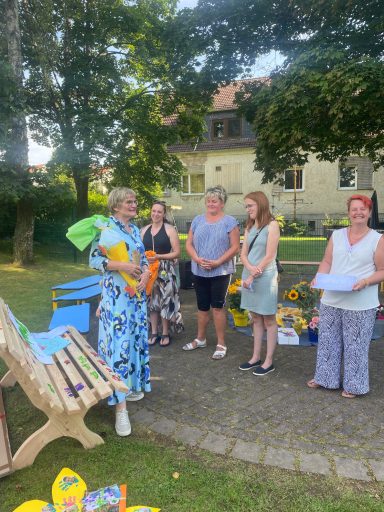 Zeitgleich wurde am 31.07.2024 Frau Fleischmann als neue kita-Leiterin eingeführt